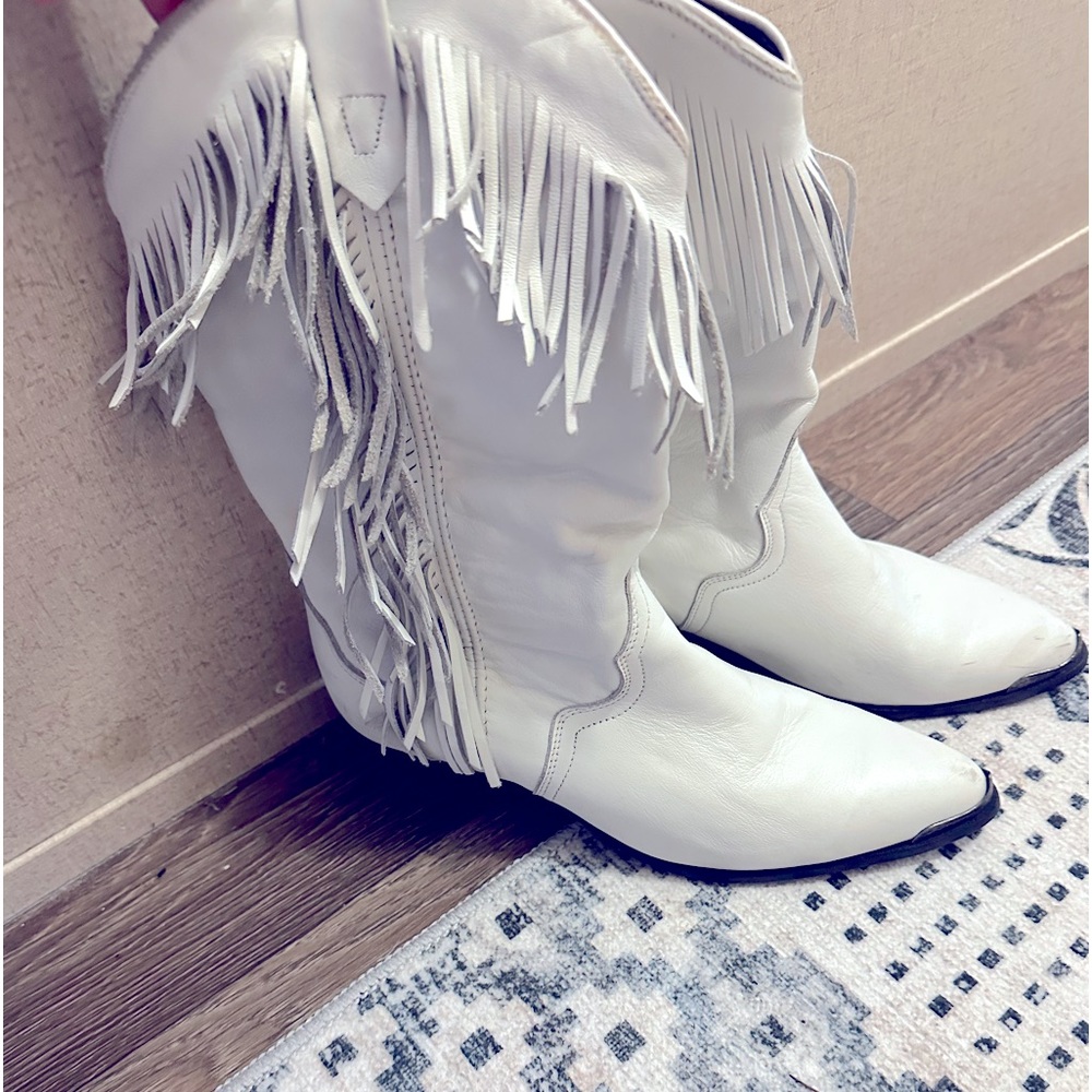 White Leather Vintage Fringe point toe cowgirl boots coastal cowgirl style